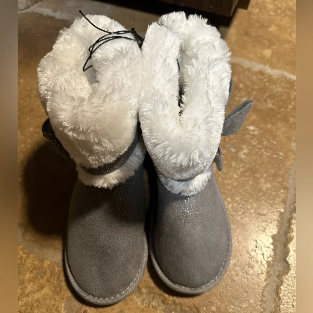 NWT Bebe Girls Shimmer MicroSuede Winter Boot Size 3